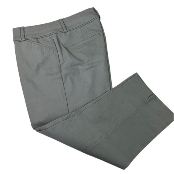 Reitmans light gray pull on capris - Picture 1 of 8